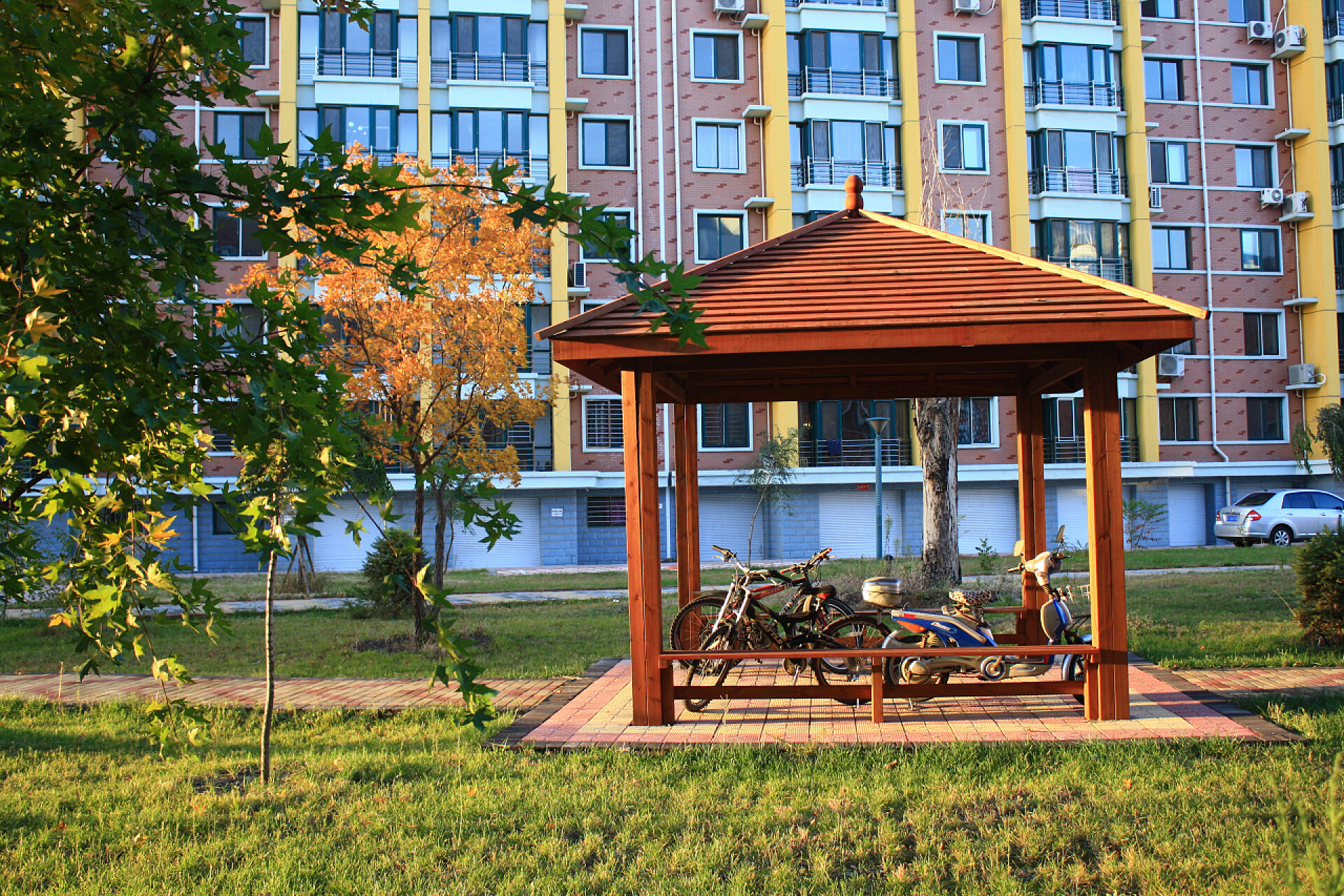 房地产高档小区的休息凉亭