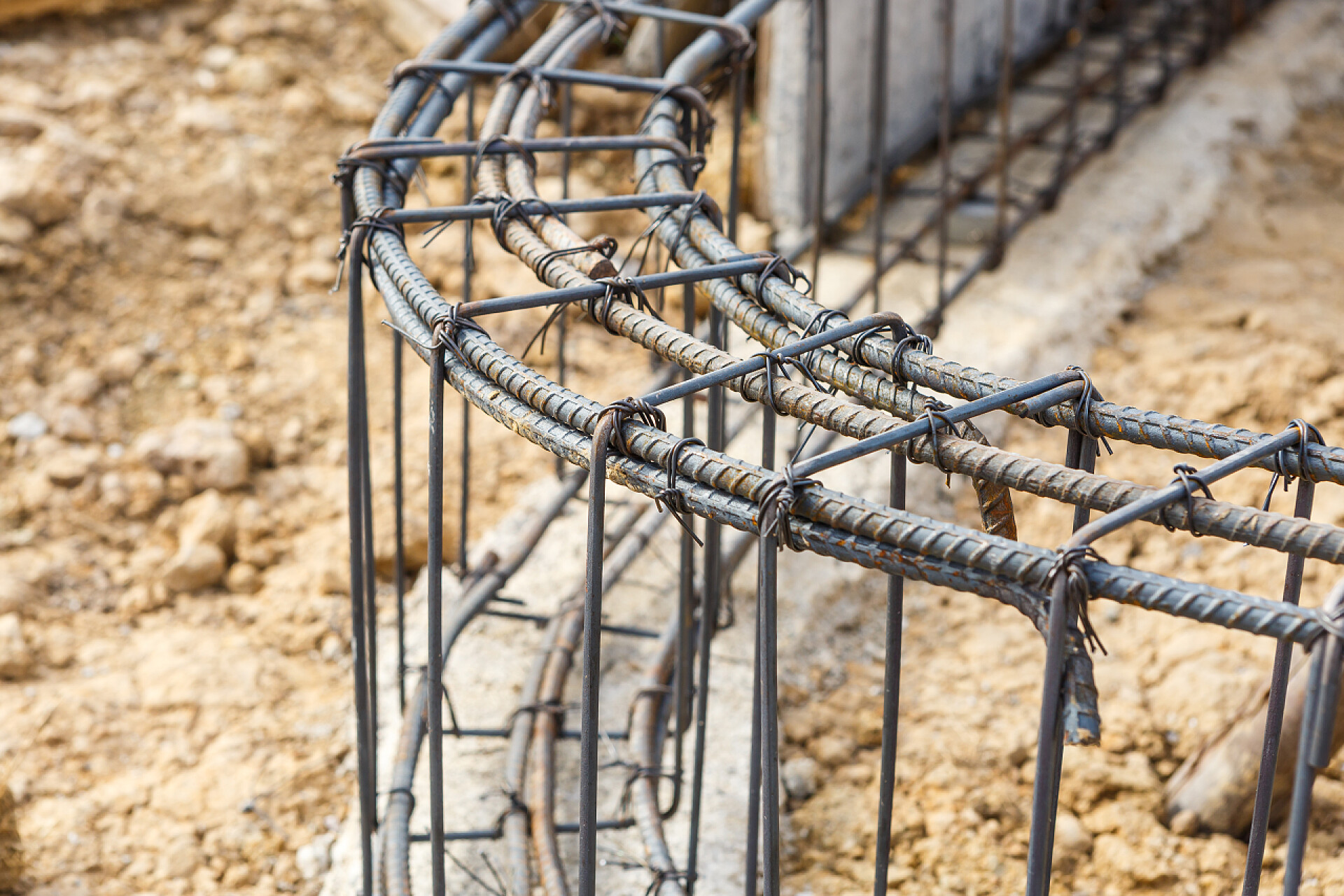 施工建筑工地的钢筋特写建筑材料