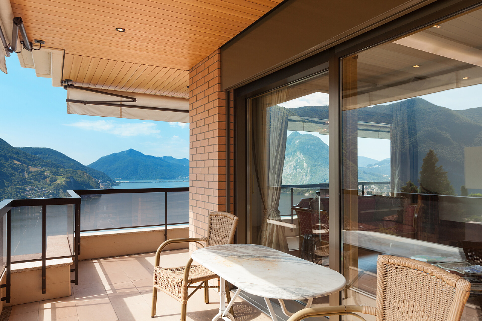 住宅建筑外的露台设计