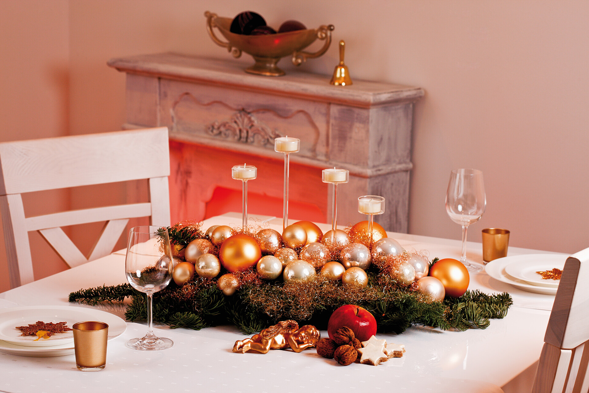 圣诞节餐桌上的装饰品