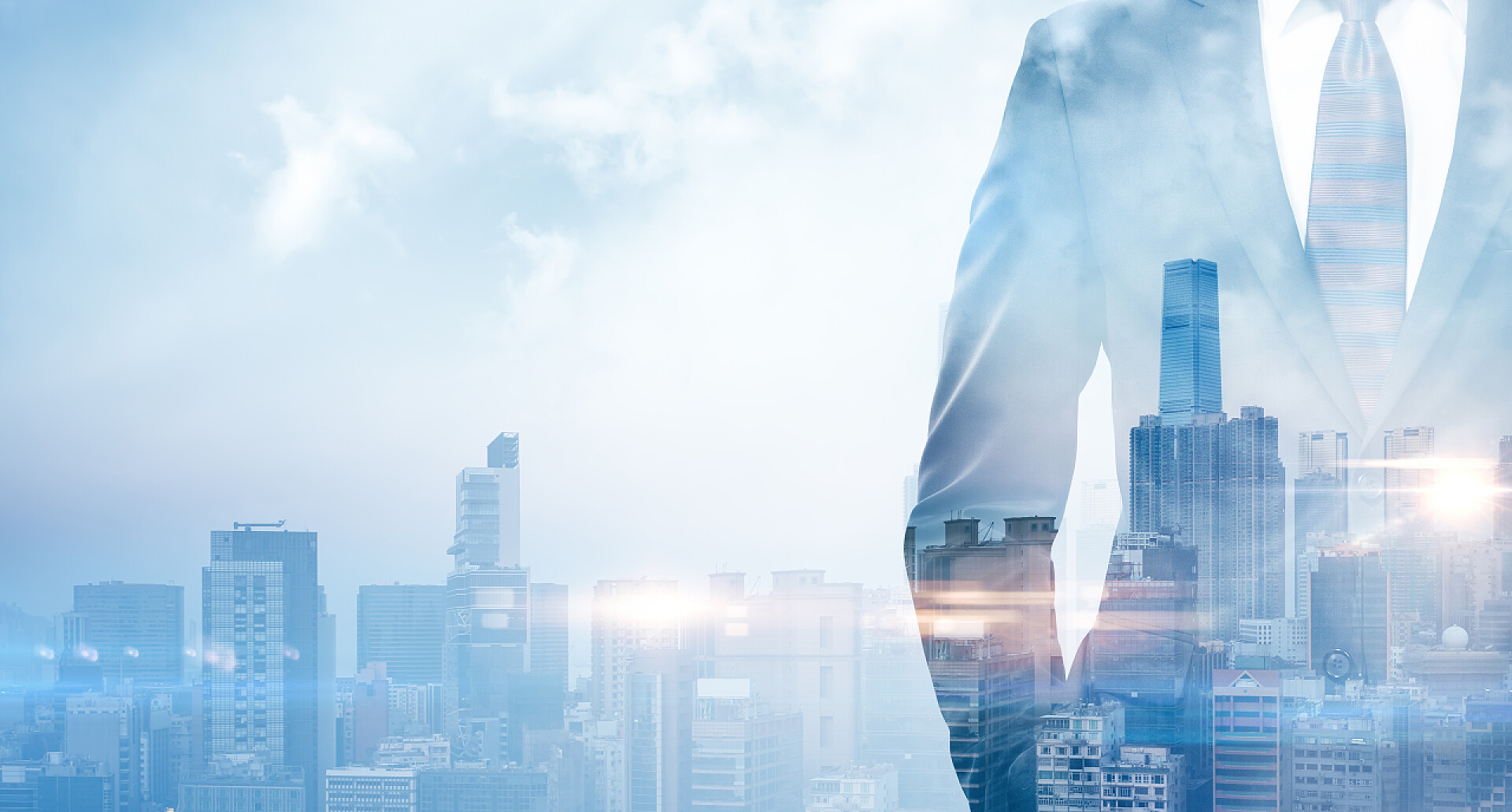 商务商人穿西装在现代城市中双重曝光