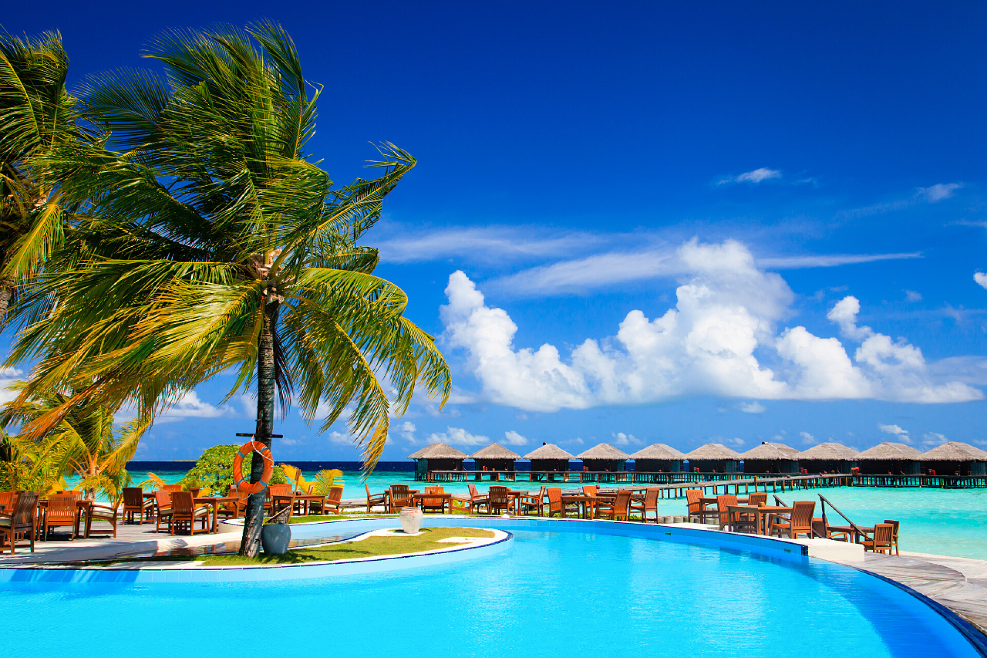 自然风光热带海滩度假村旅游度假