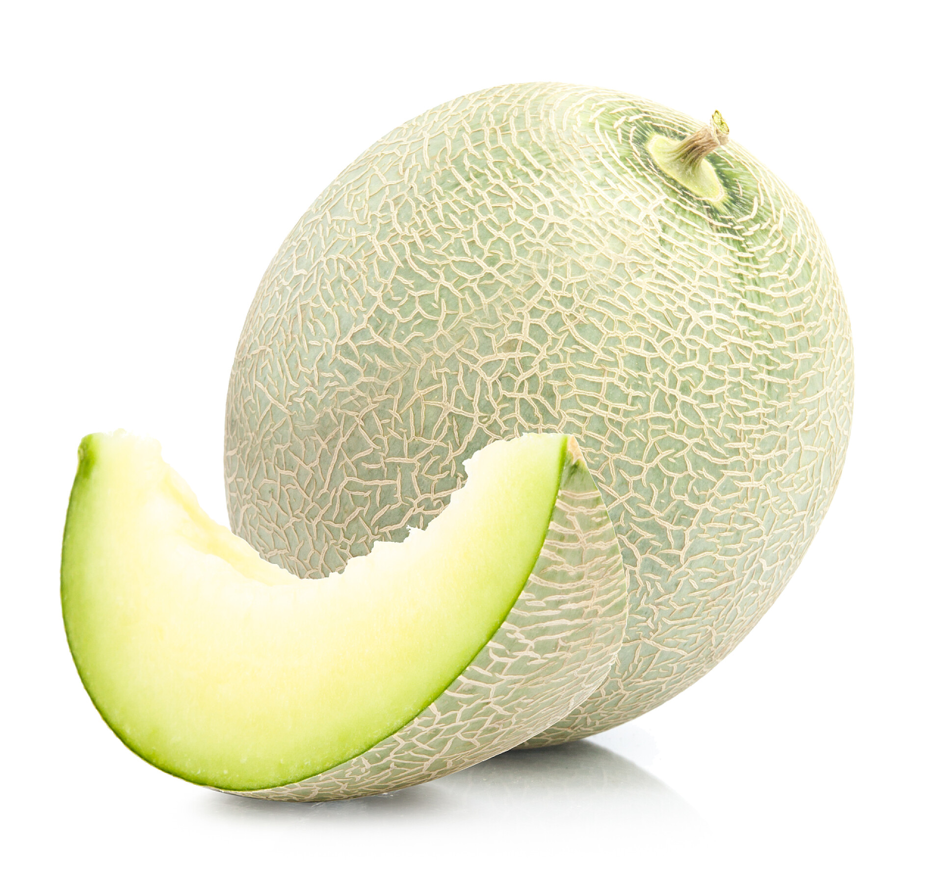 在白色背景上隔离的甜瓜水果