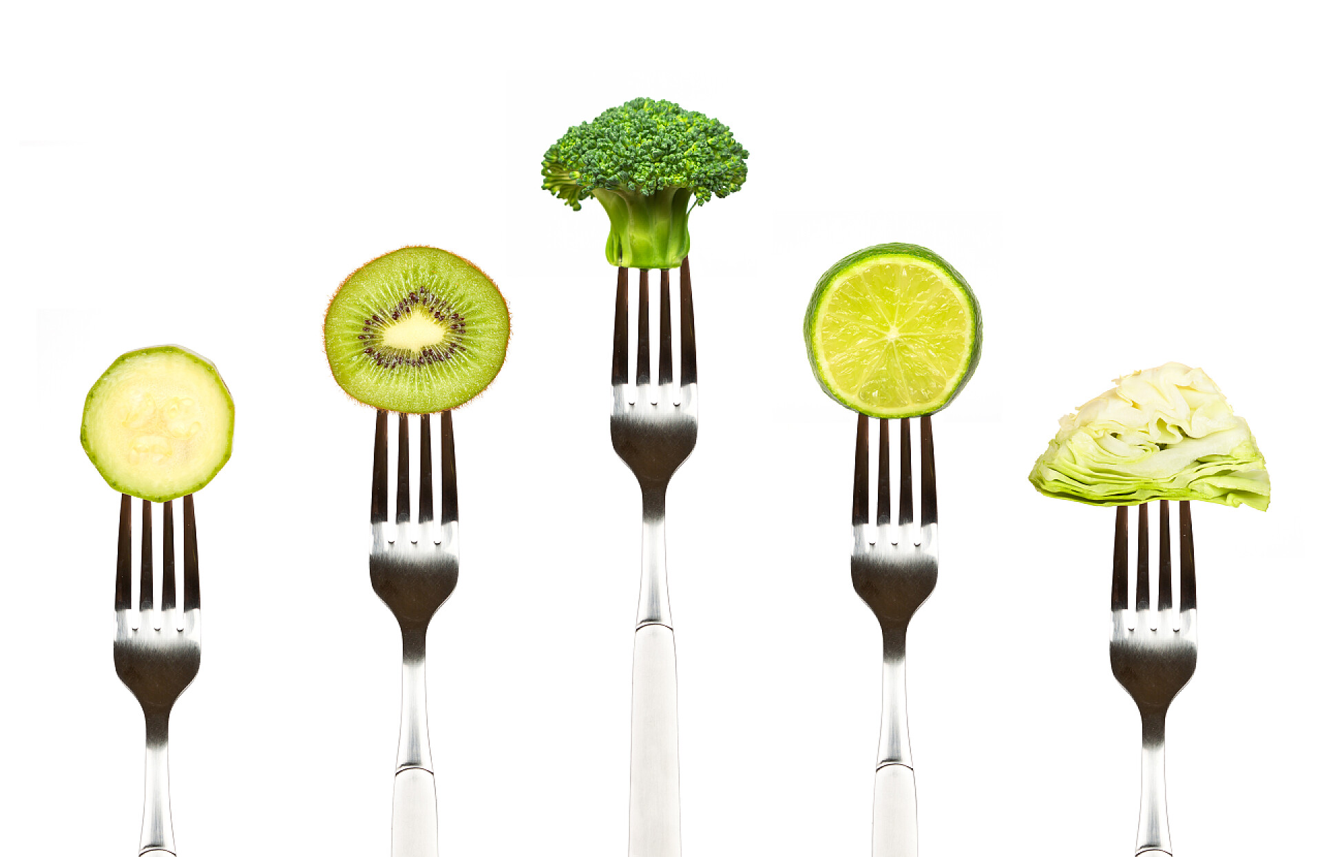 餐具叉子叉的蔬菜和水果