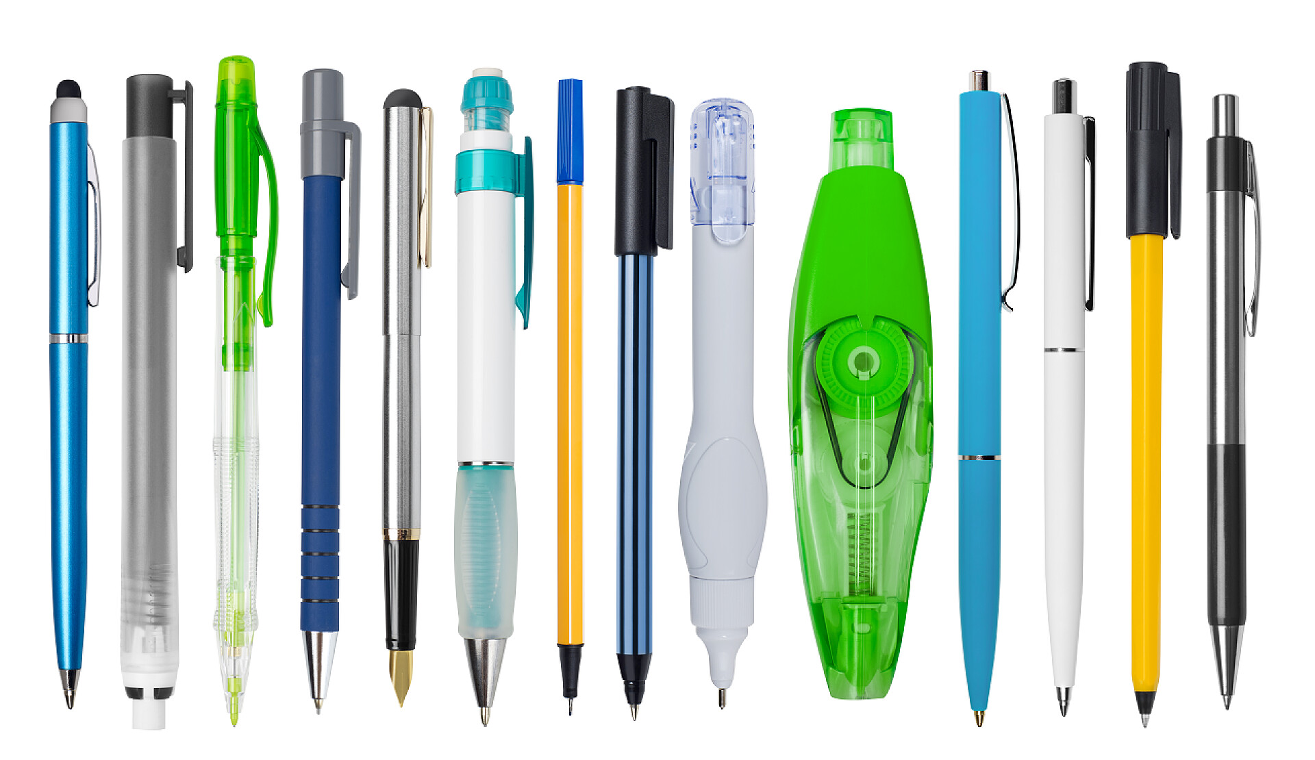 钢笔和铅笔在白纸上文具