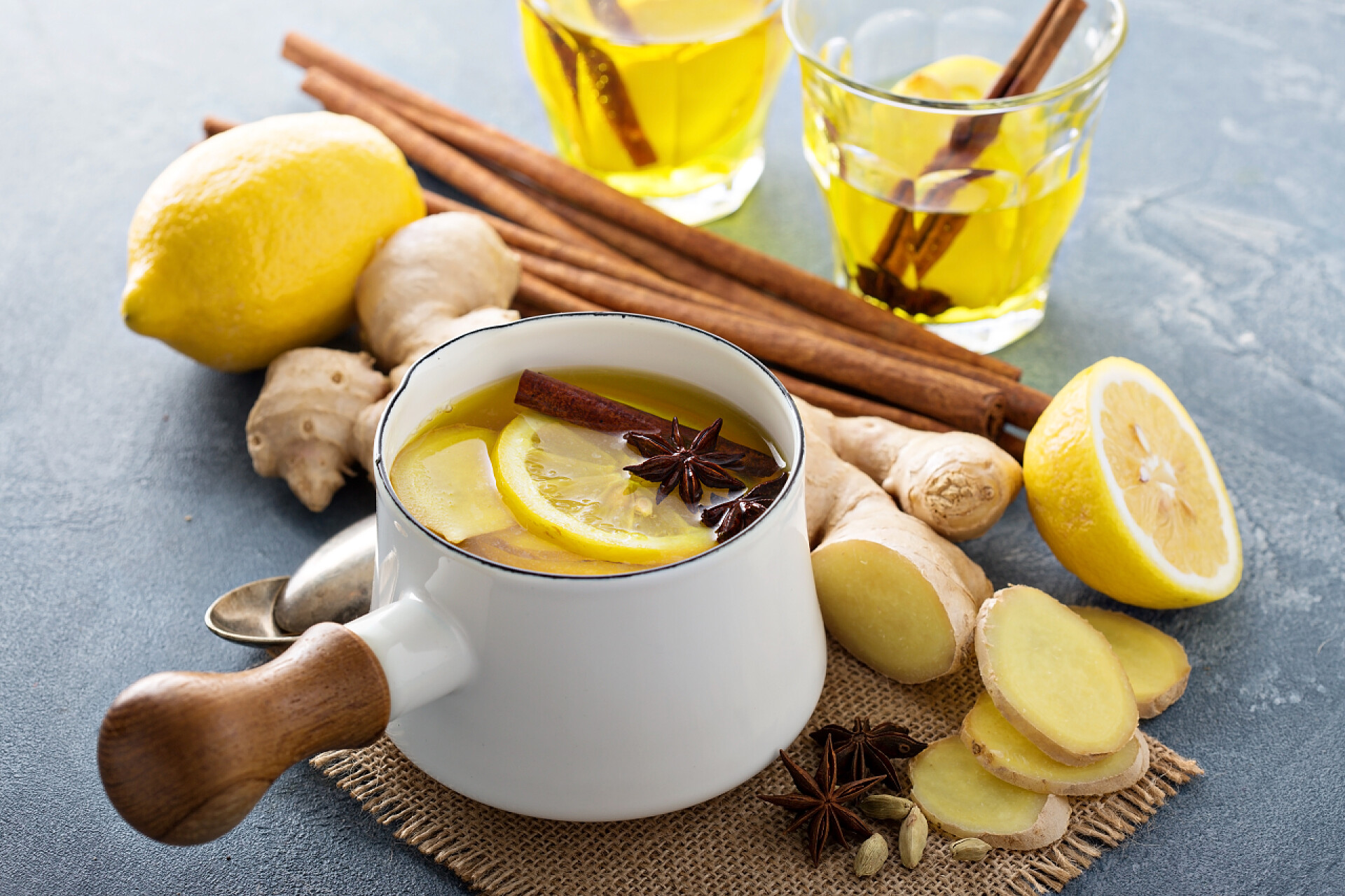 祝枝山的柠檬姜茶水饮品