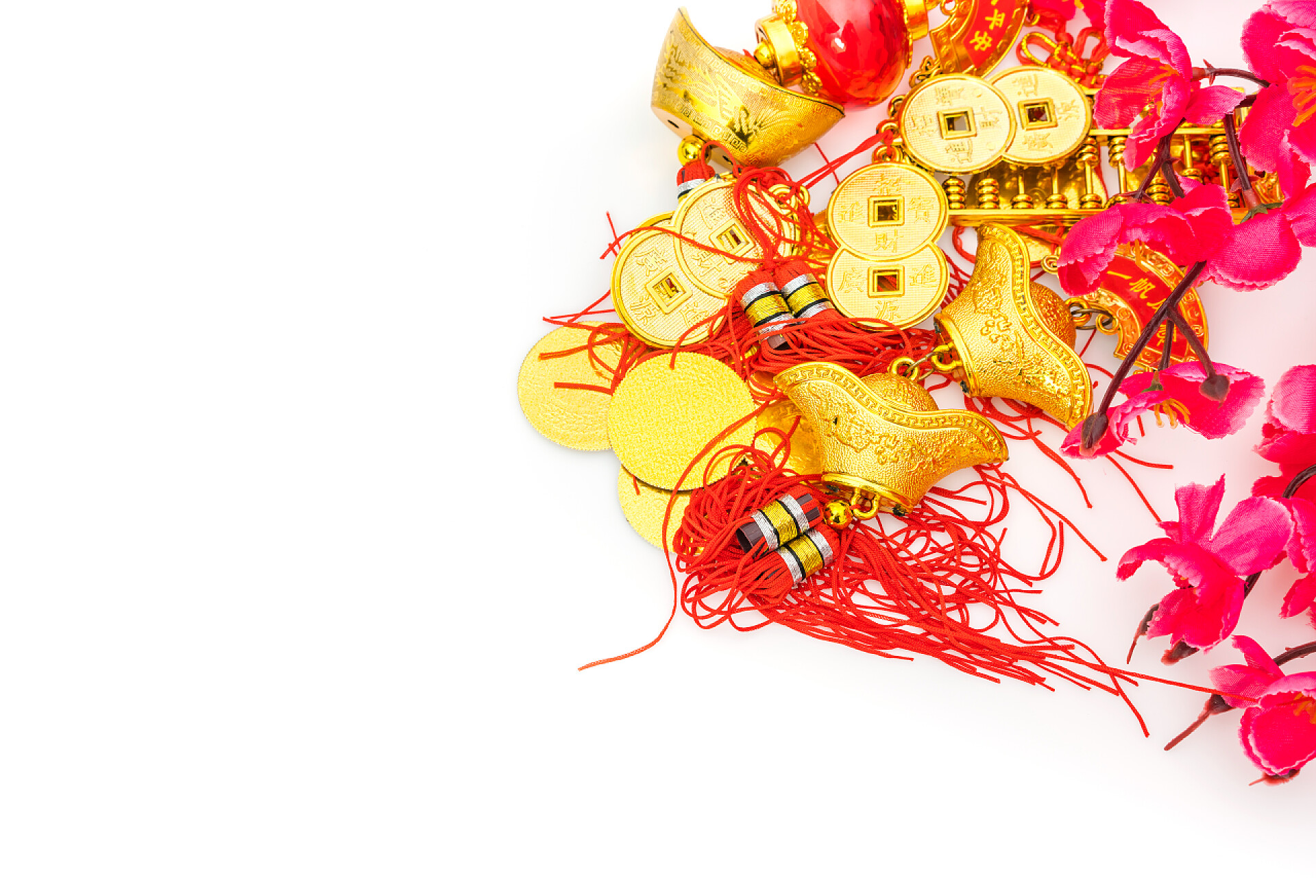 白色背景上中国农历新年装饰品