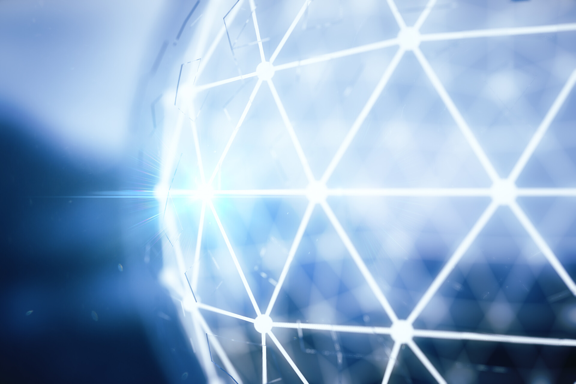 科技在蓝色背景上的抽象多边形球的特写