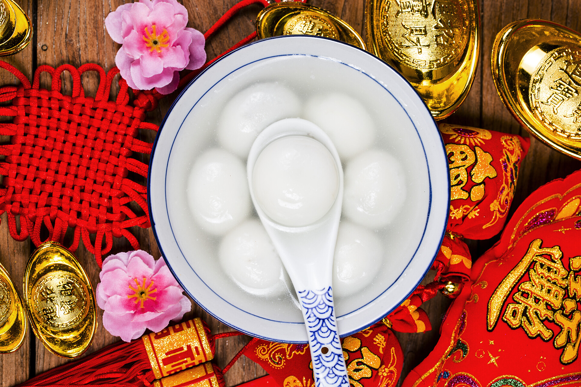 传统春节元宵节汤圆元宝鞭炮