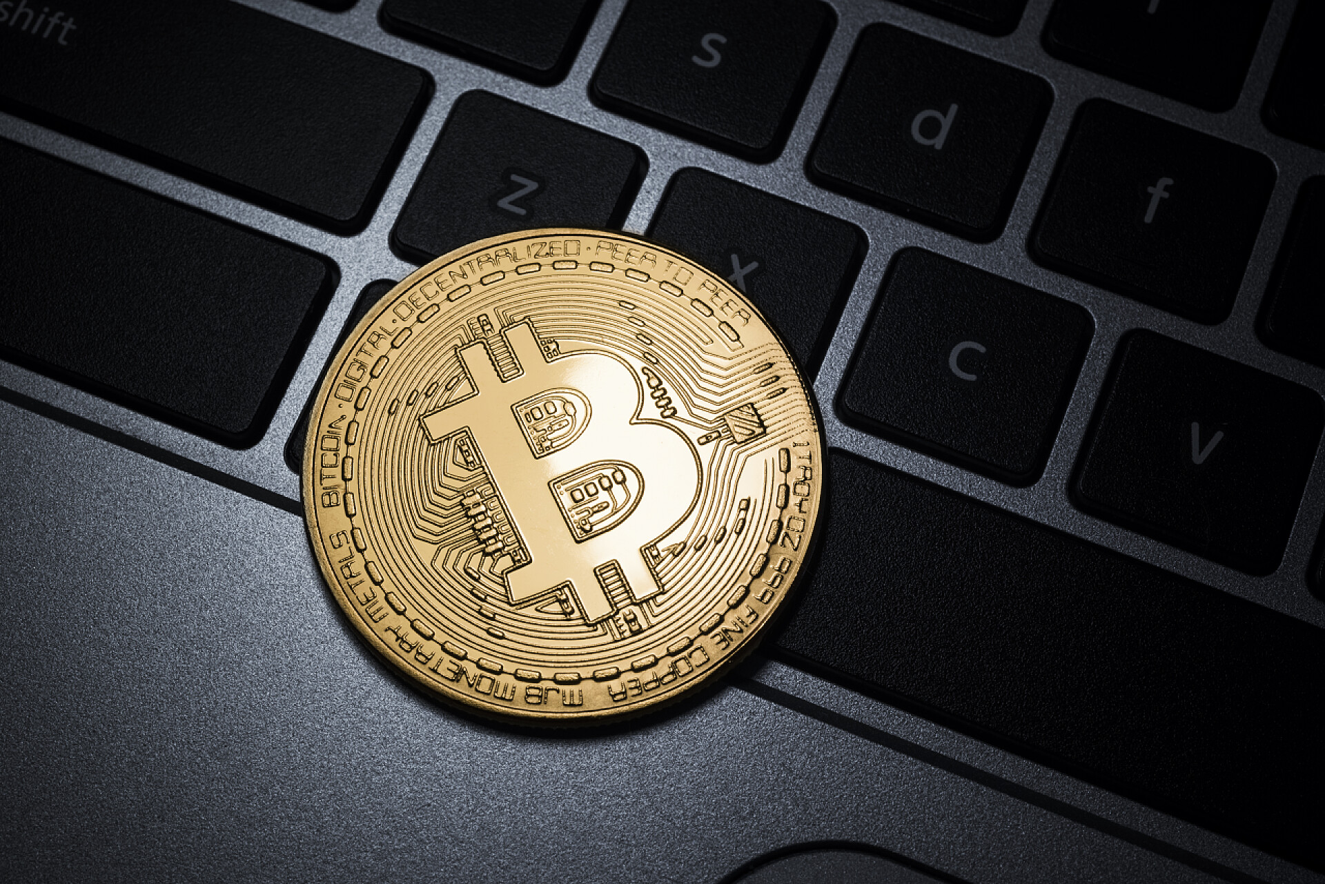 金融计算机键盘上的比特币