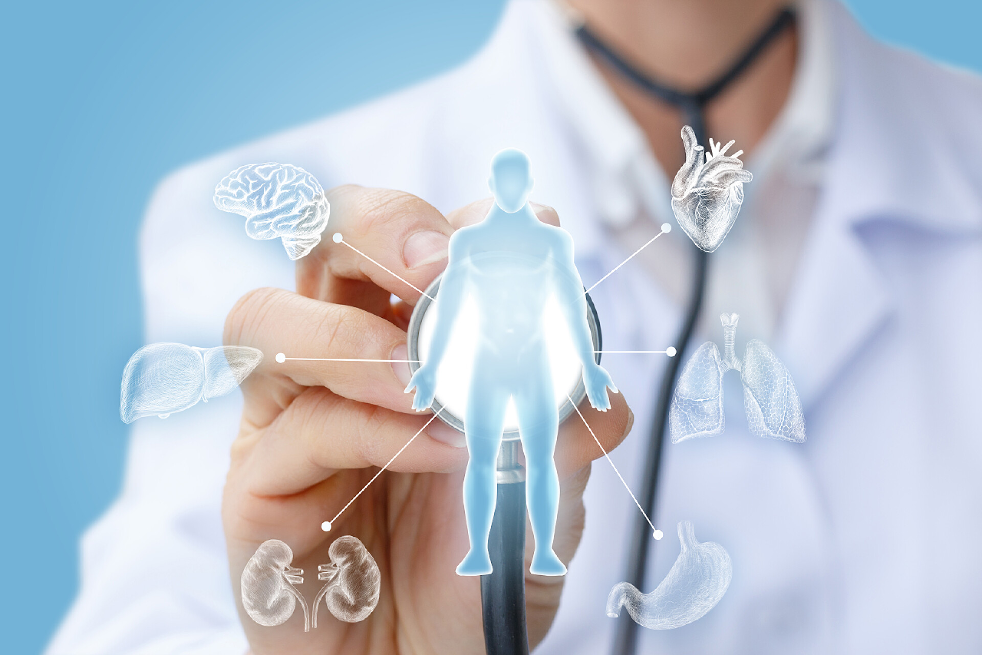 蓝色背景上的医生在检查内脏