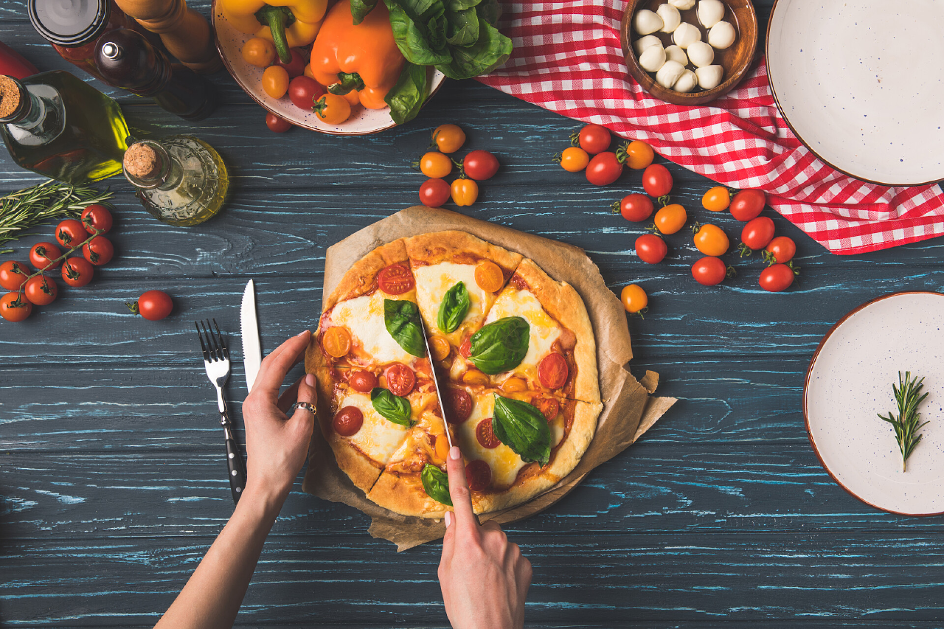 食物妇女切比萨