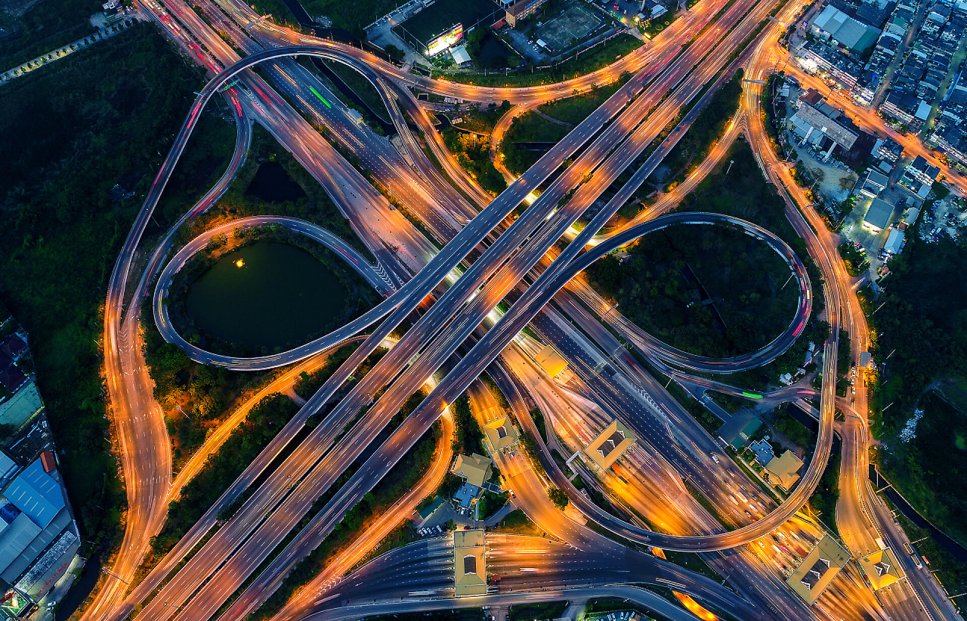 航拍公路环线车流夜景