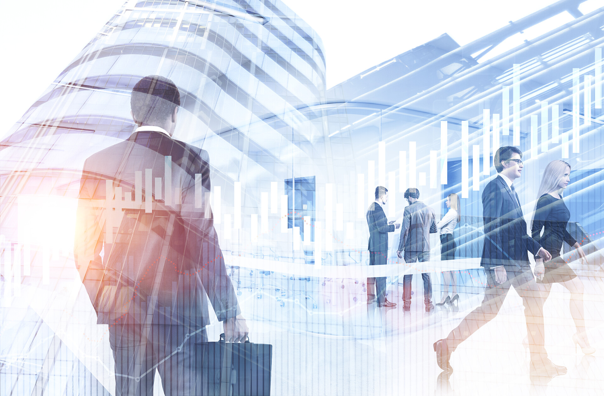 现代化城市背景中行走的商人商务商业