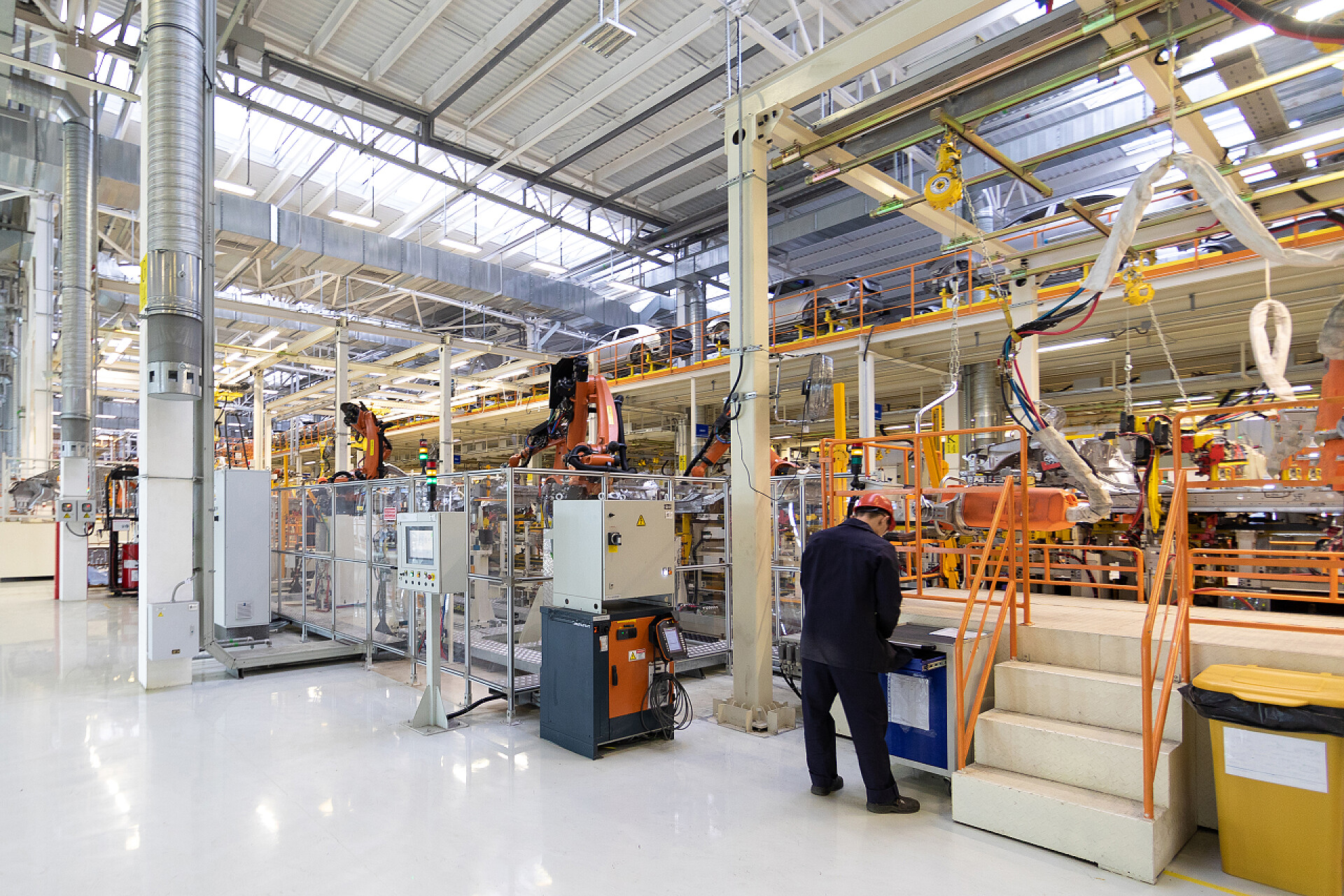 工厂安全生产安全生产月汽车零部件现代化工厂车间工业