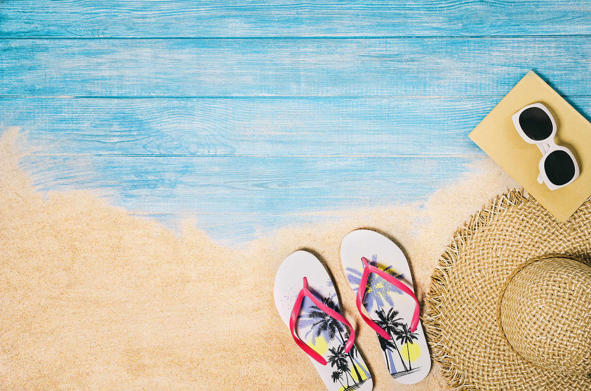 边框组成的沙滩顶部景色