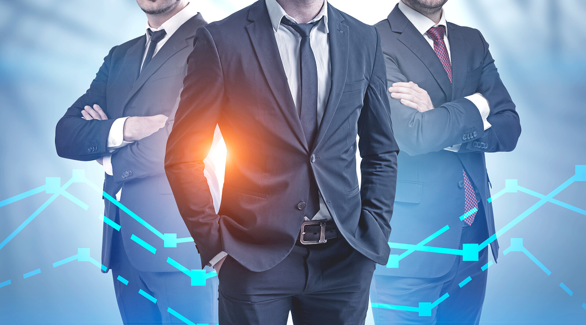 商务三个自信的商人站在模糊的背景前交叉手臂双重曝光