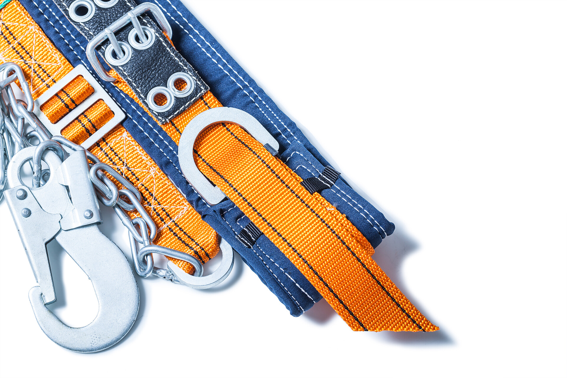 工业制造白色背景上的施工安全带