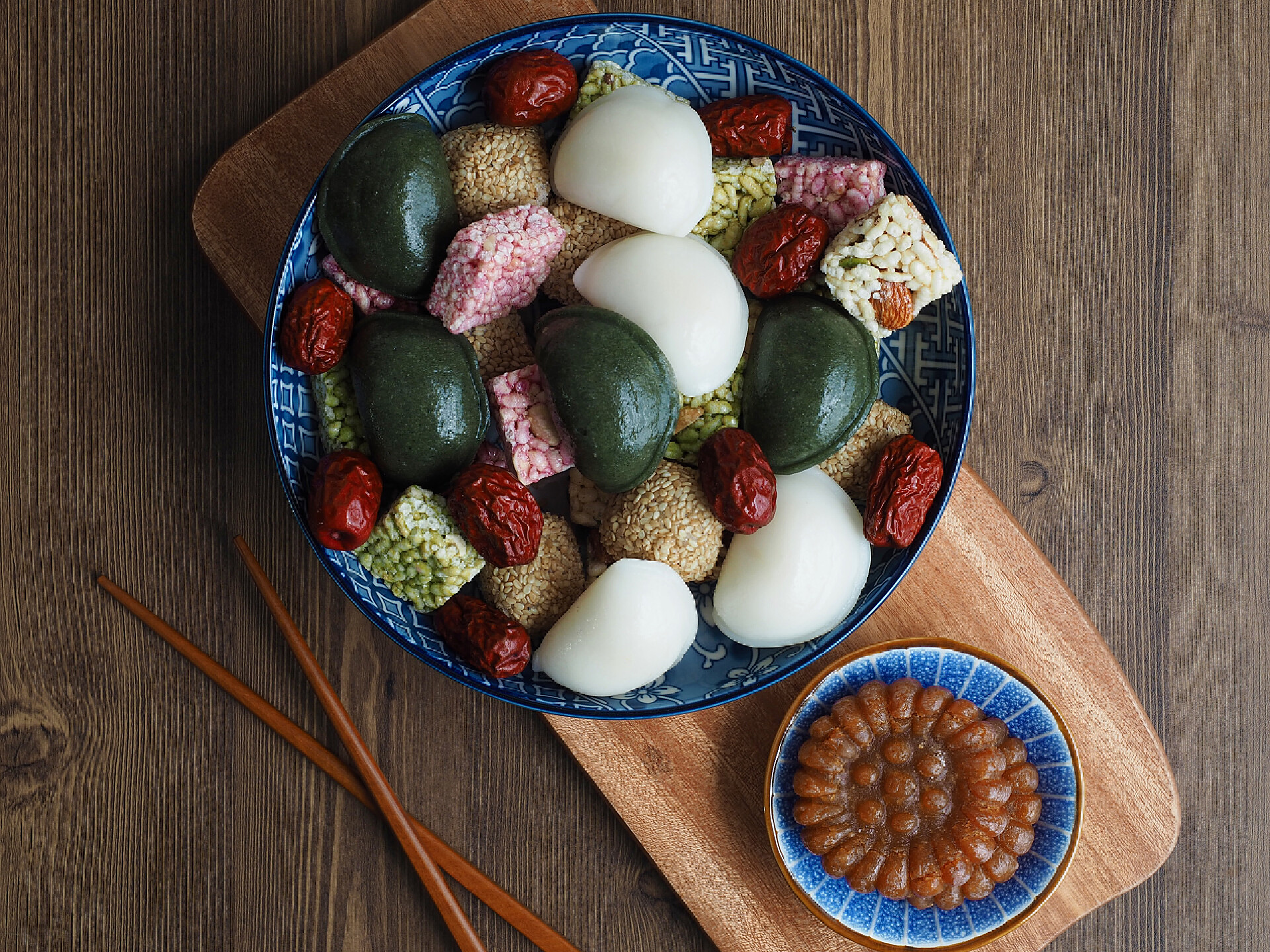 节日热点韩国传统糖果和饼干