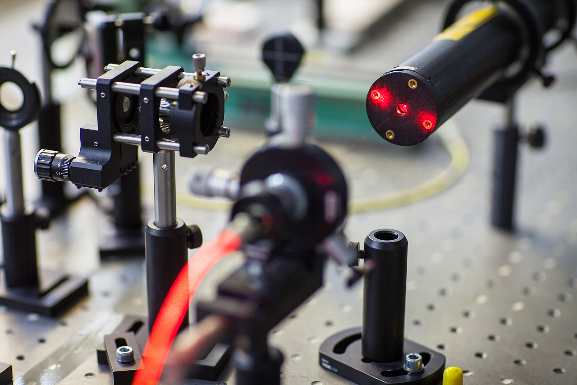 量子光学实验室安装与激光虹膜实验室