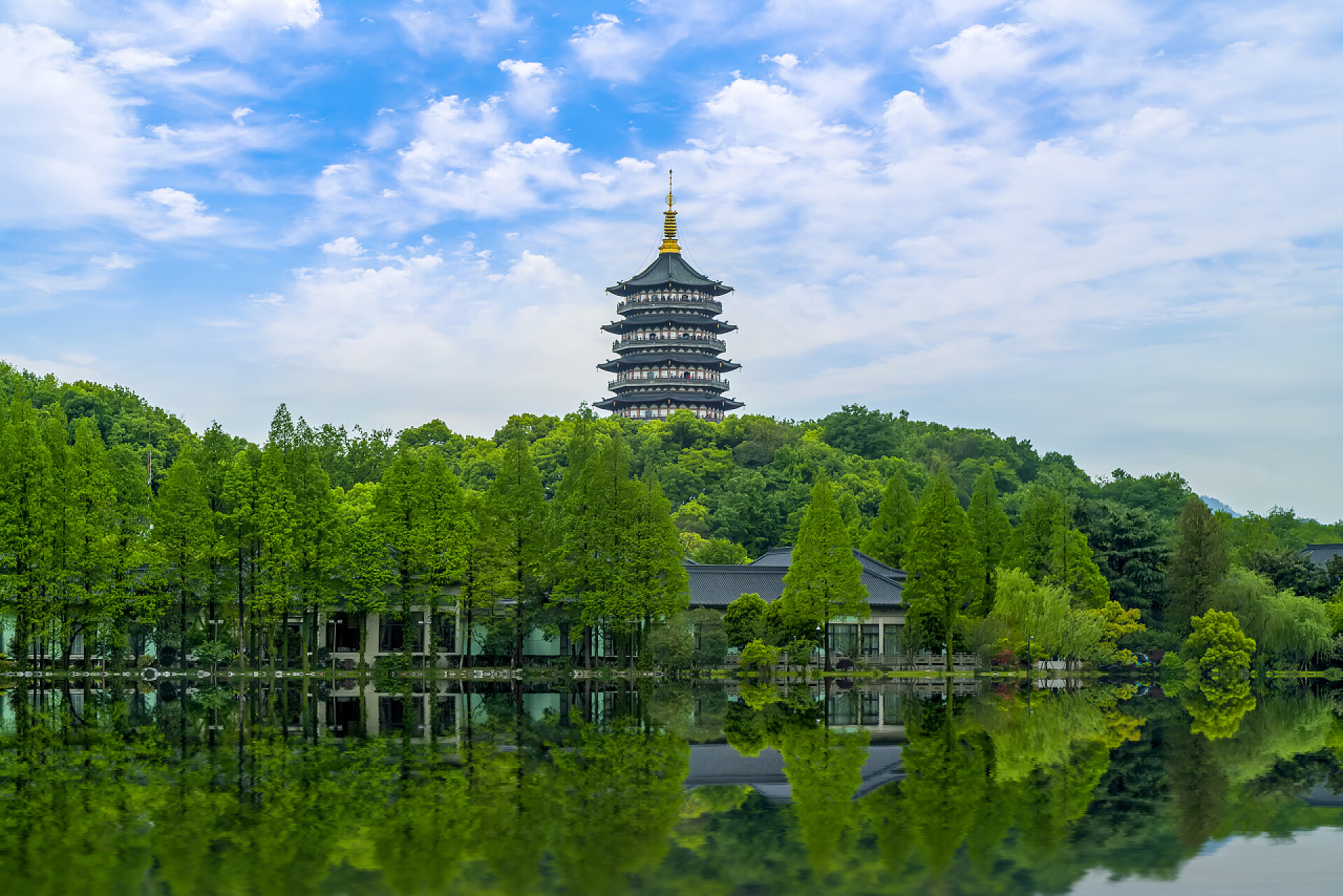 旅游西湖宝塔花园建筑