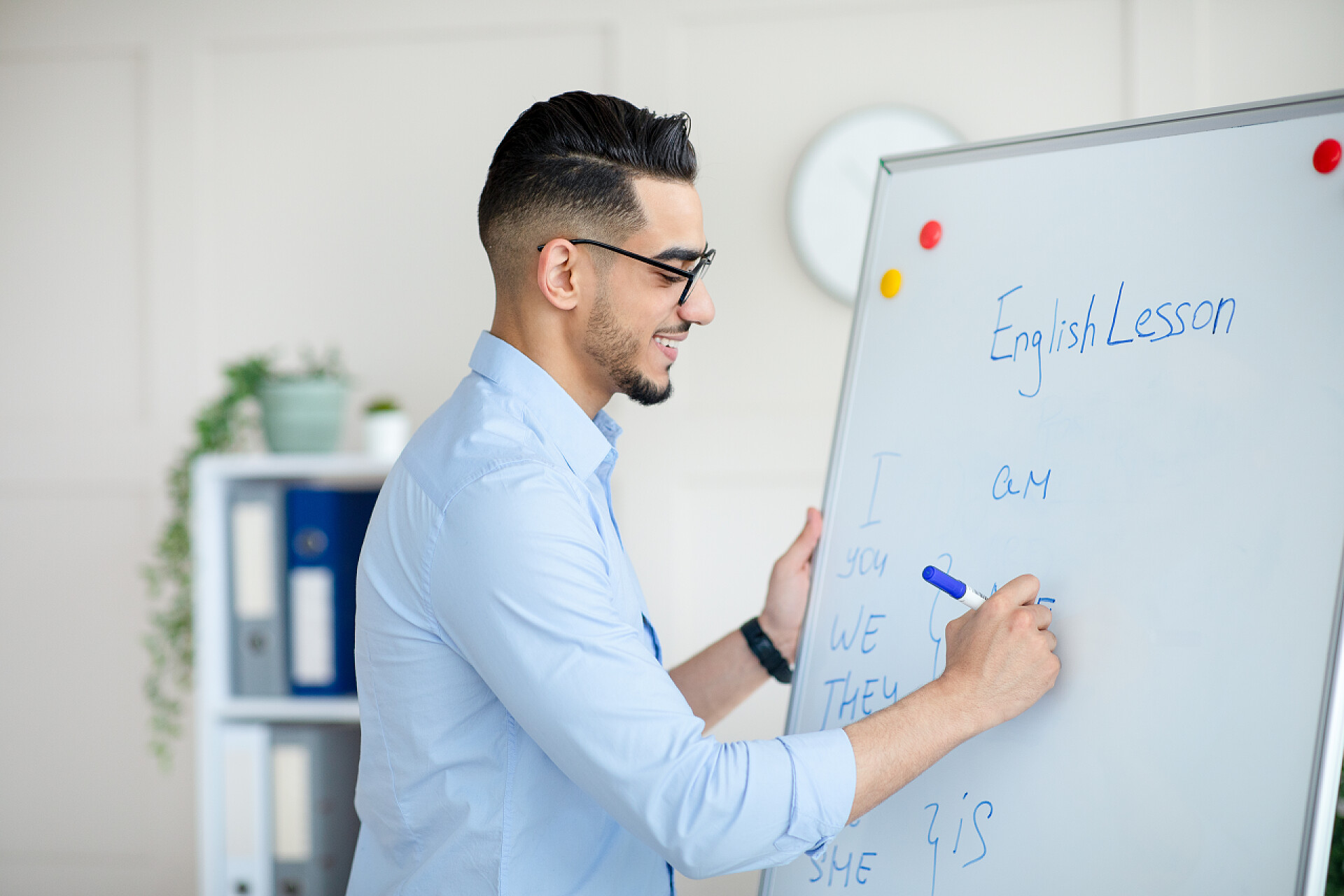 男性导师提供在线英语课