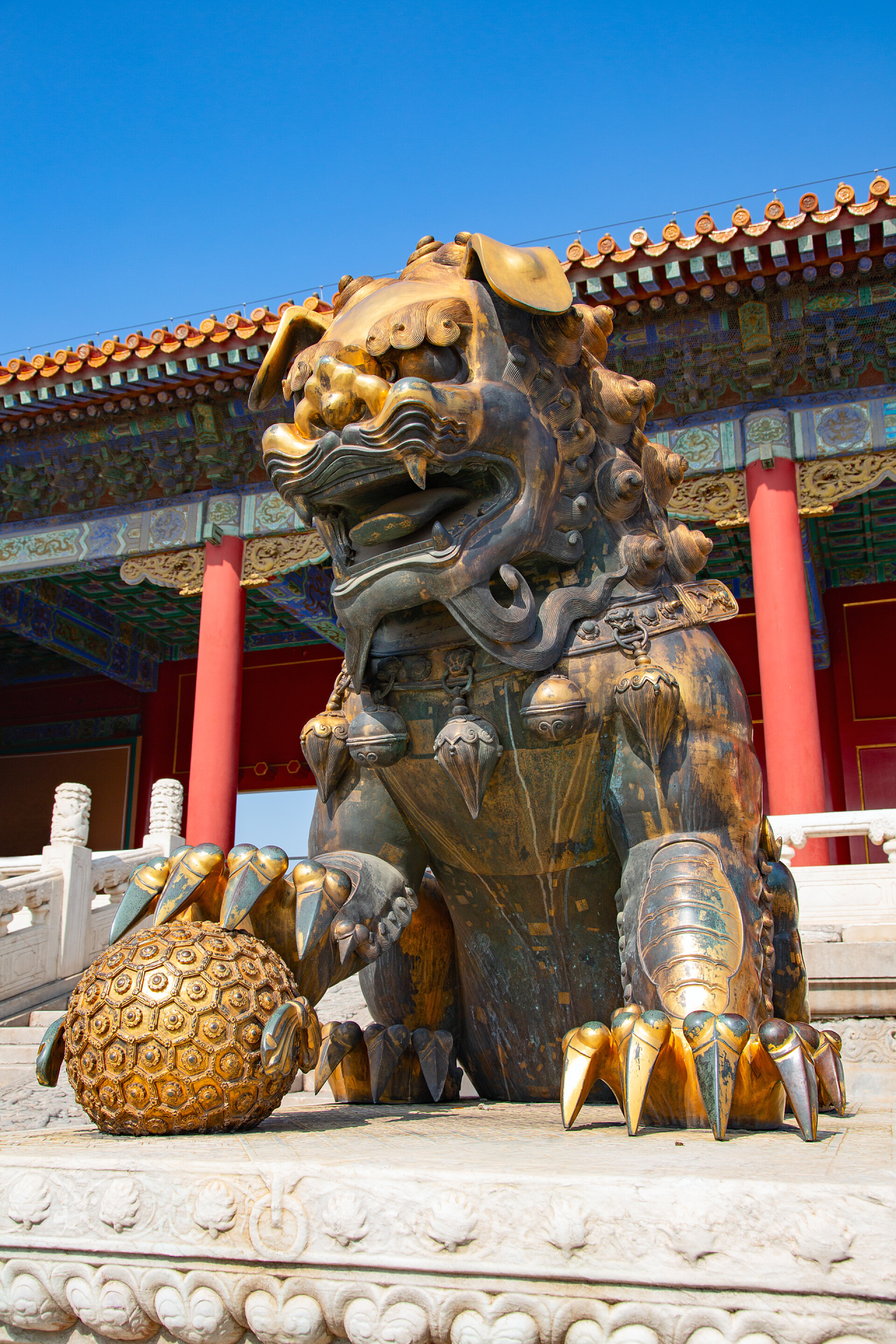 中国北京的故宫博物院里的狮像建筑物