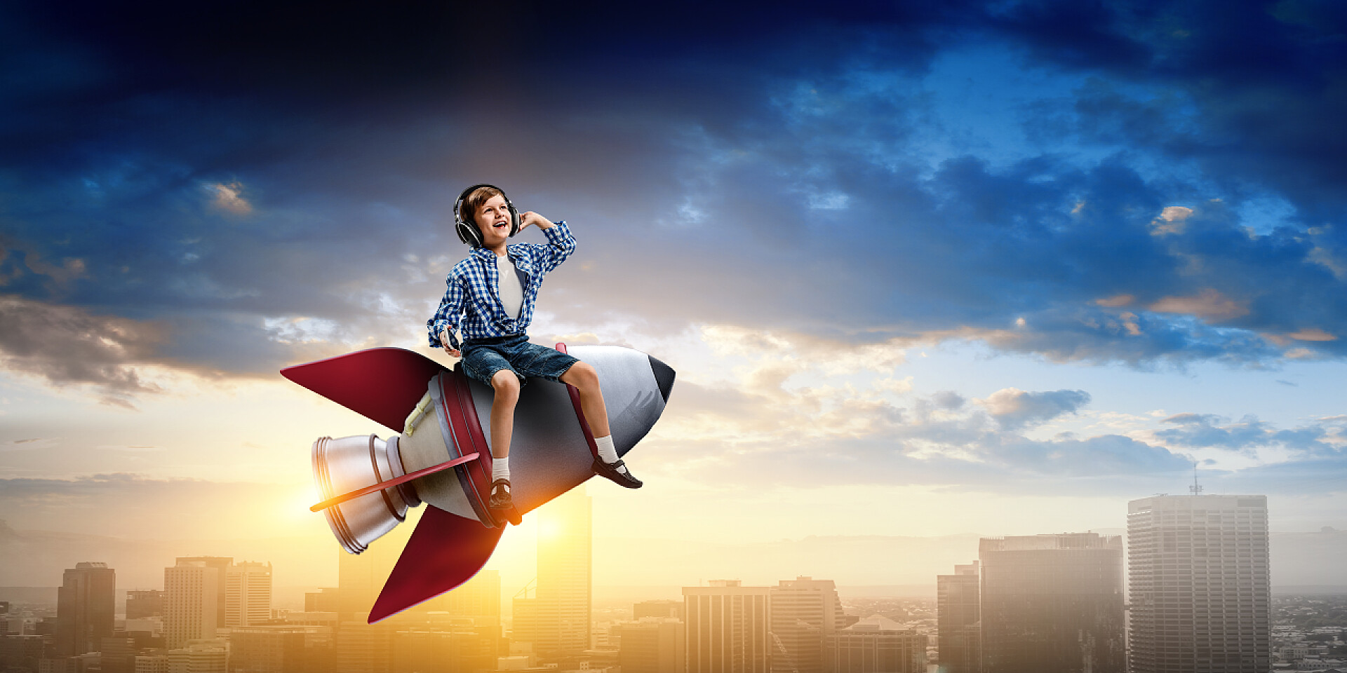 蓝天白云下坐火箭的儿童人物生活