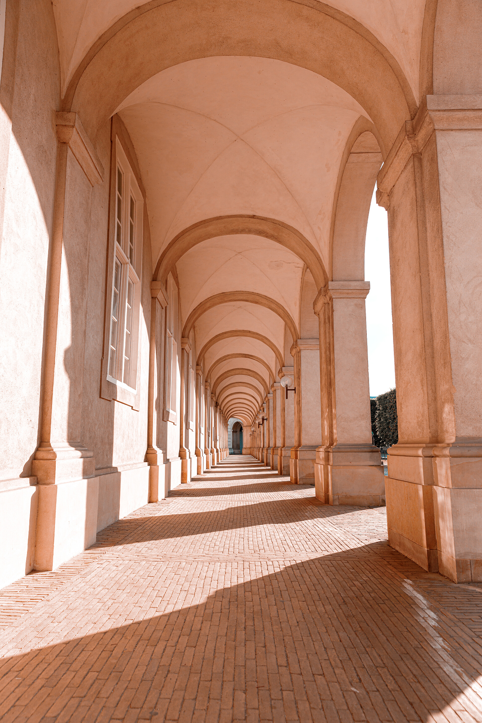 欧式建筑的走廊城市建筑