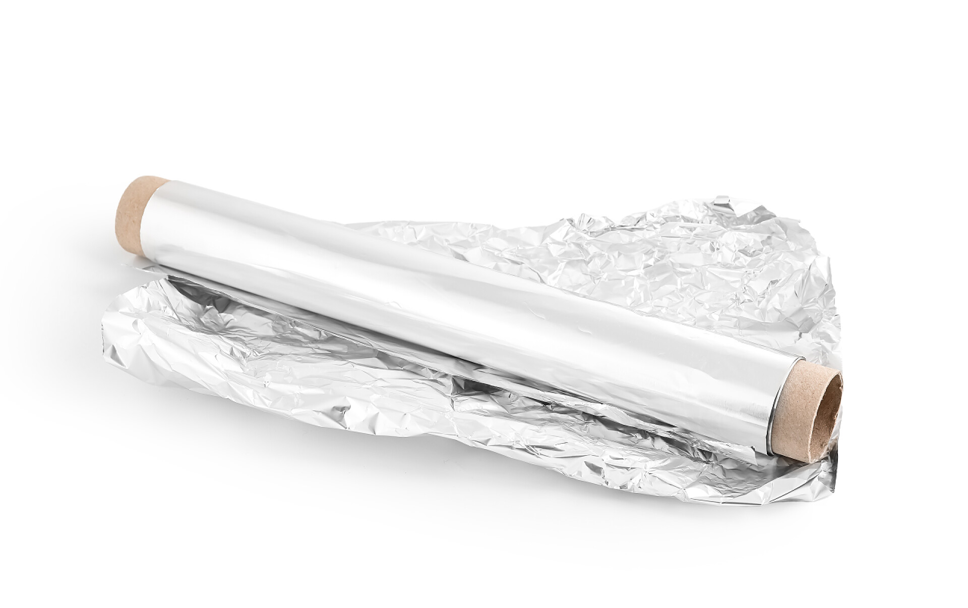 商业在白色背景上隔离的铝箔辊