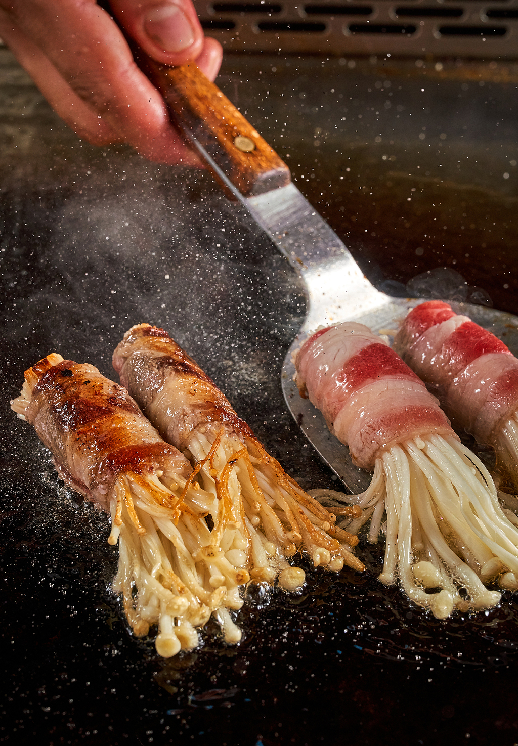 铁板五花肉金针菇