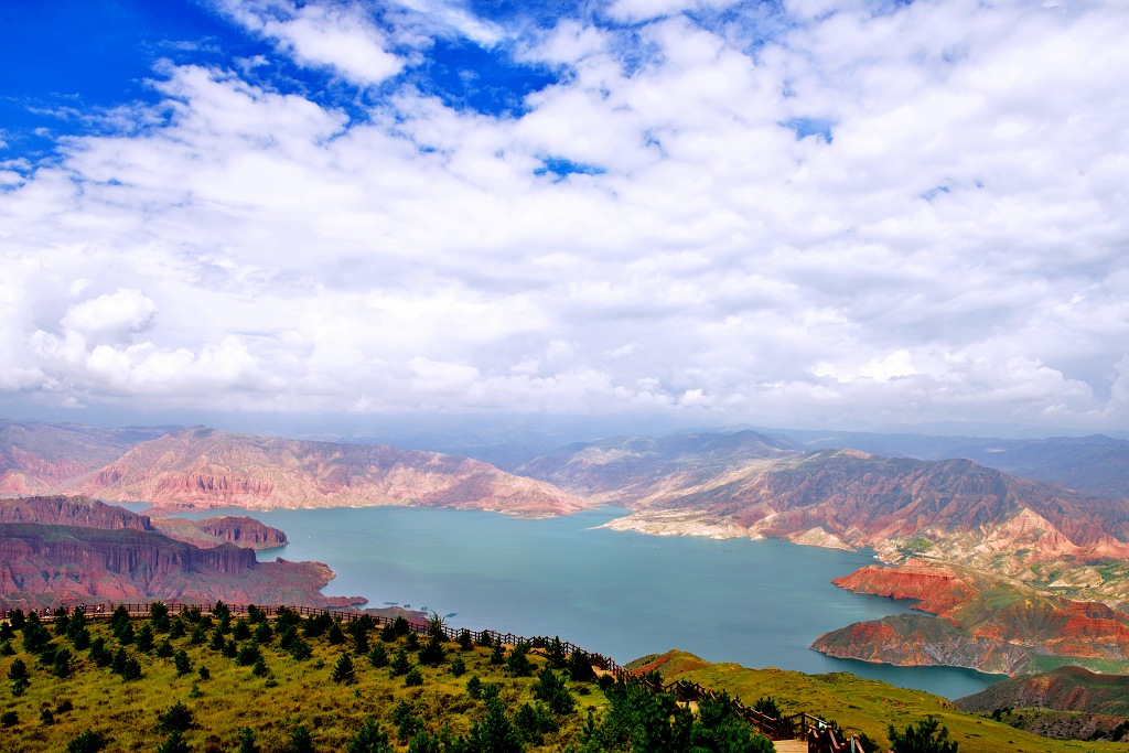 青海坎布拉景区——黄河上游李家峡水电站
