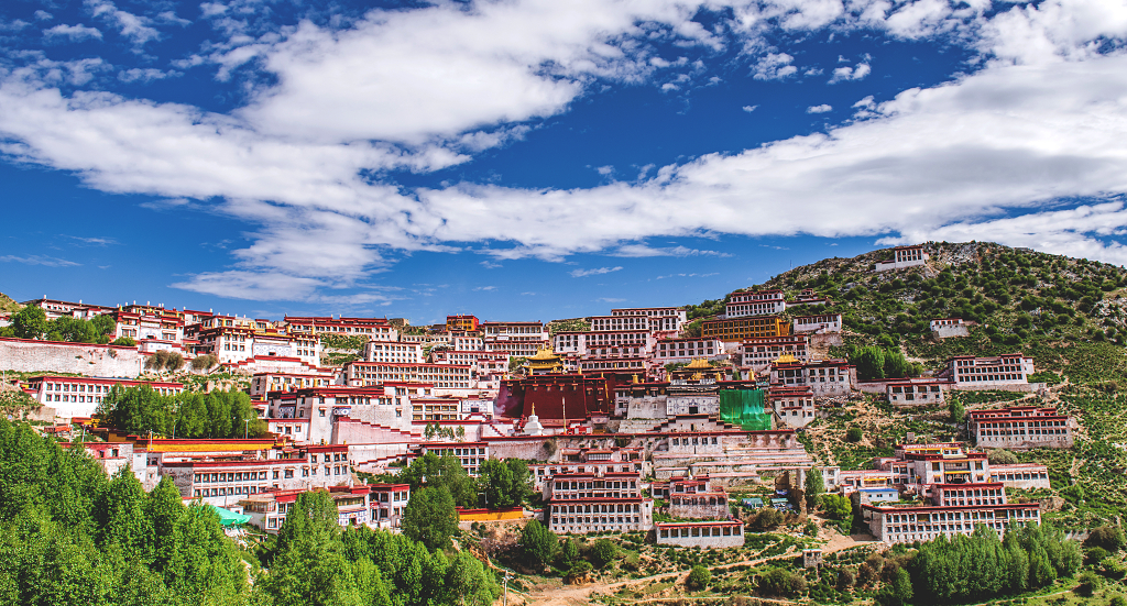 西藏拉萨甘丹寺