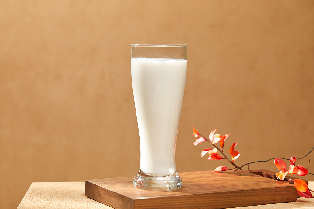 餐饮俯视拍摄椰汁果汁美食