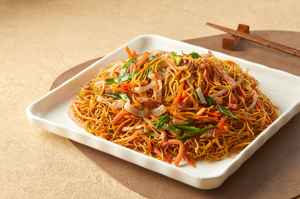 餐饮俯视拍摄三丝炒面美食
