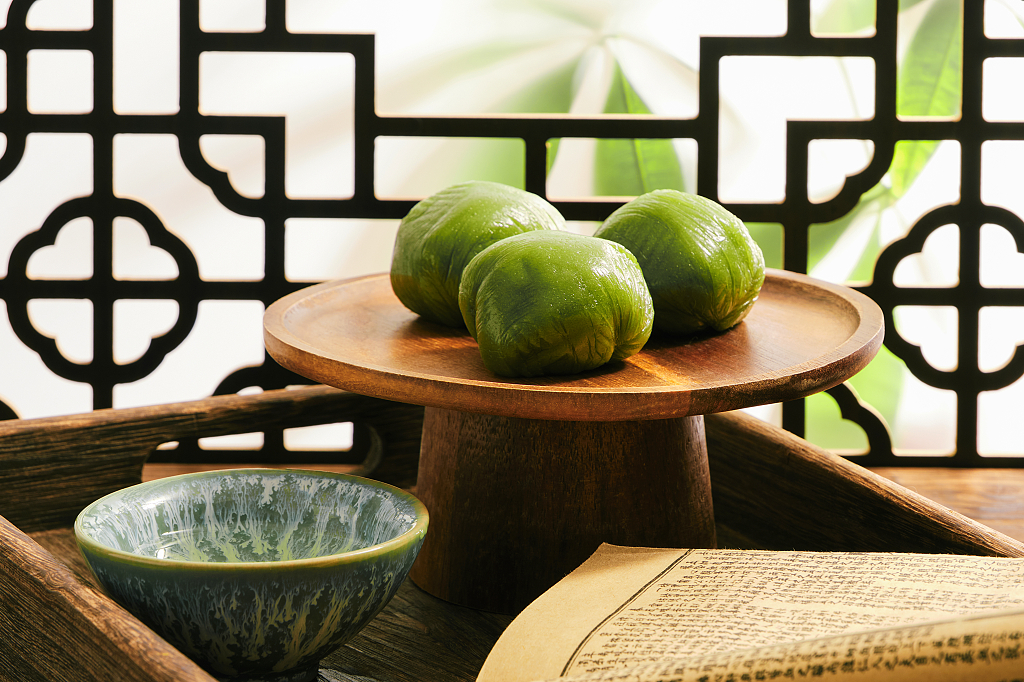 棚拍清明节美食静物青团