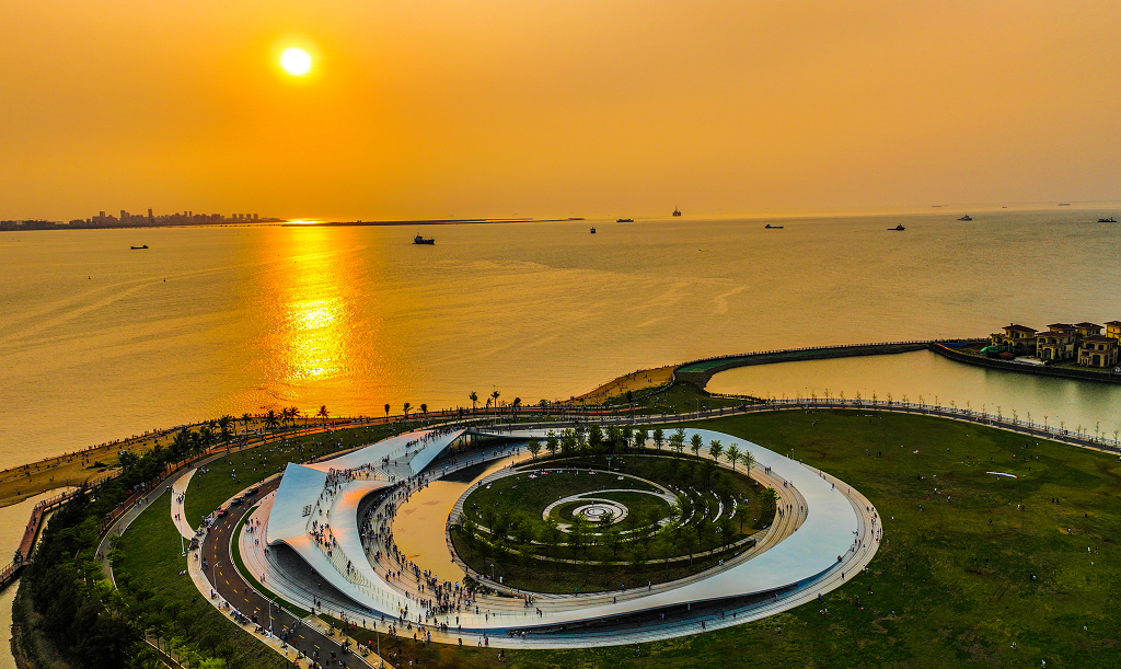 暮光下的空中之山驿站