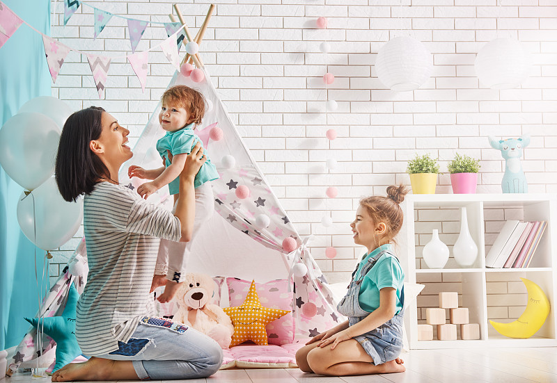 快乐幸福的家庭。