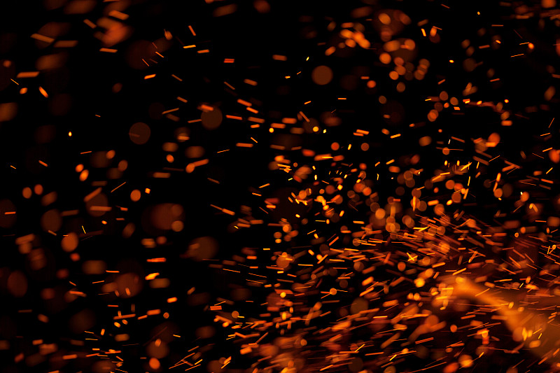 火焰火花孤立的黑色背景