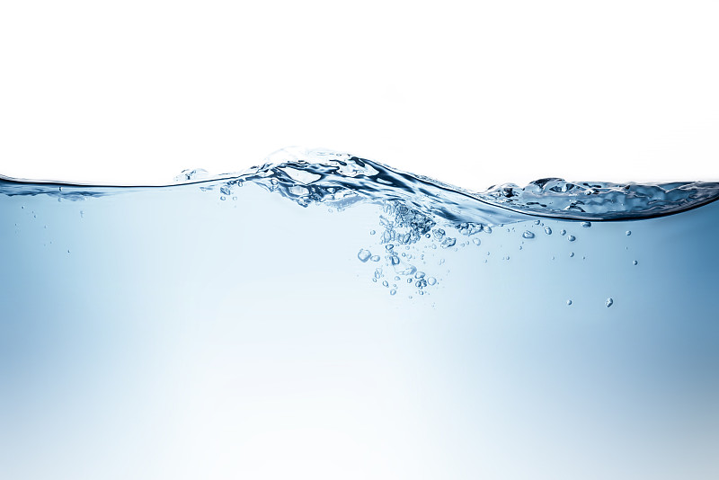 蓝色的水波浪和泡沫来清洁饮用水