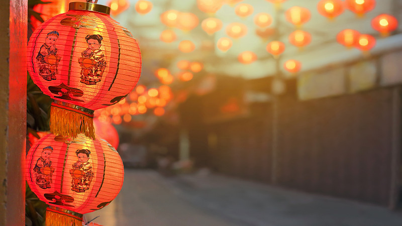 中国小镇的中国新年灯笼。