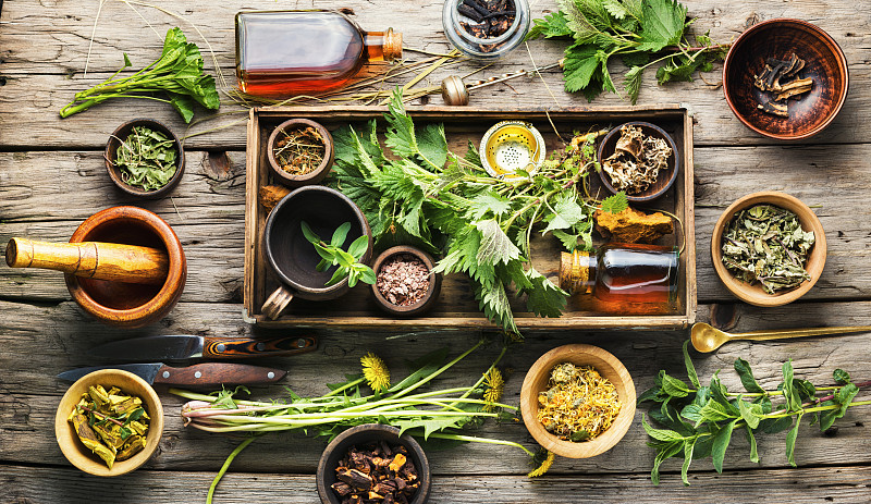 药用植物及提取物，木质背景