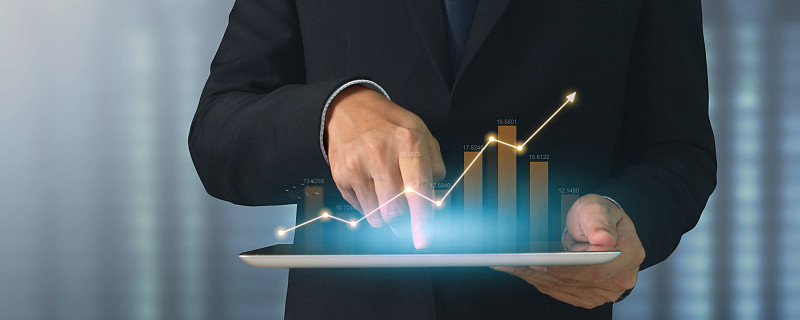 商人计图增长，手握石板