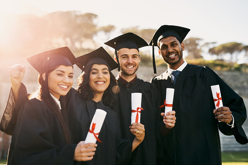 我们的人生新篇章现在开始了