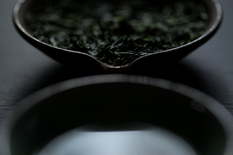 日本玉露叶在shiboridashi茶壶