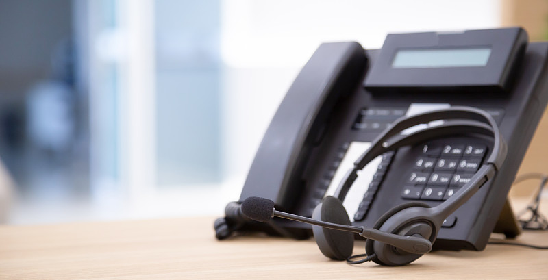 通讯支持，呼叫中心和客户服务服务台。对于(呼叫中心)的概念