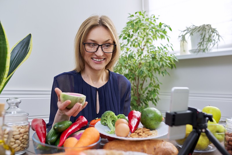 健康食品，蔬菜，水果，坚果，鸡蛋，谷物