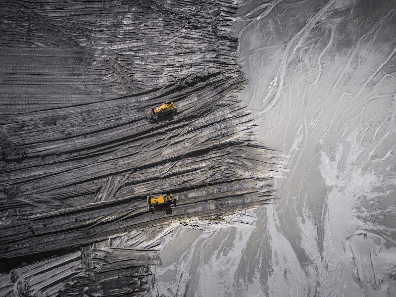 建筑材料加工厂鸟瞰图。沙矿。从以上观点。