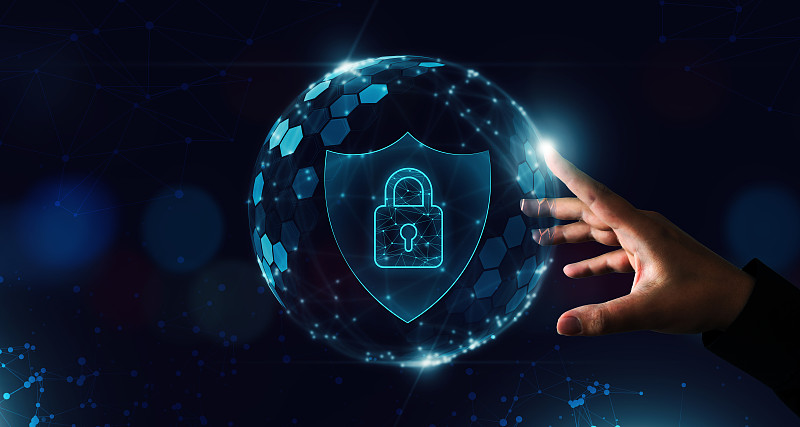 保护网络安全计算机和安全您的数据概念，商人指针盾保护图标和图形世界