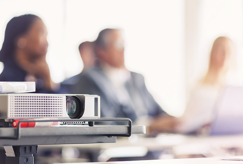 会议室里的液晶显示器保护器